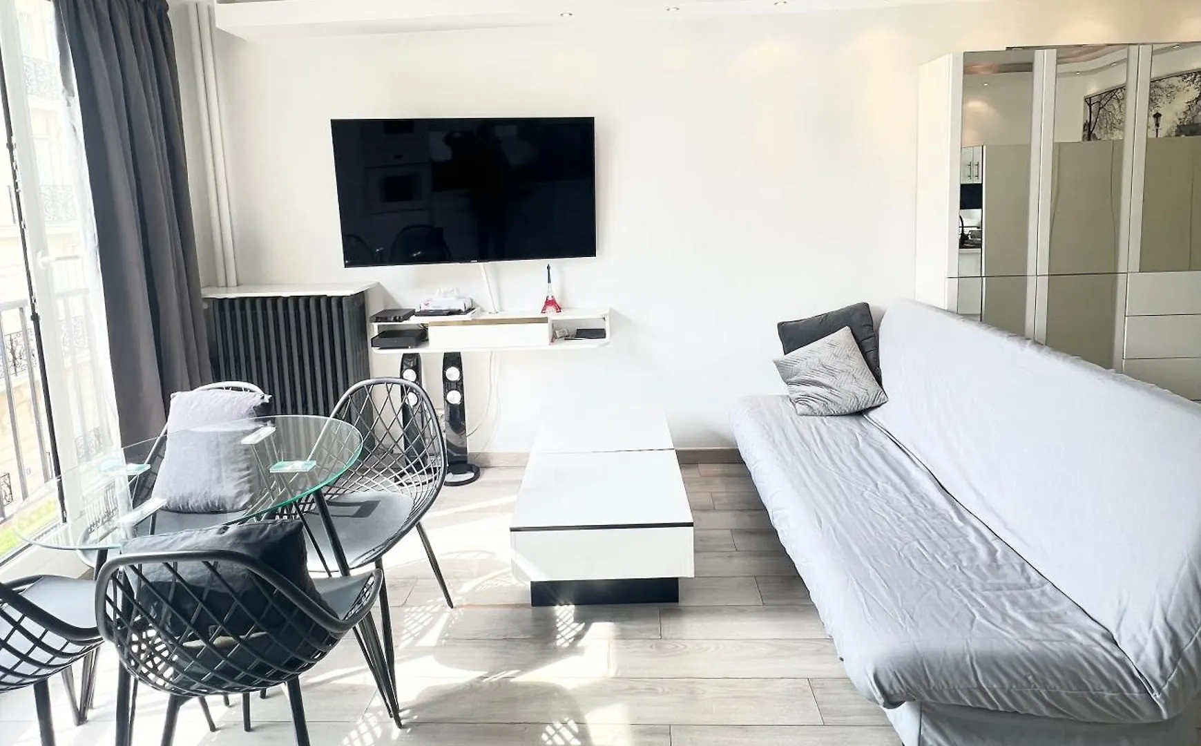 Apartment Like Home Arc De Triomphe, Champs Elysees, Tour Eiffel Parijs 0*,  Frankrijk
